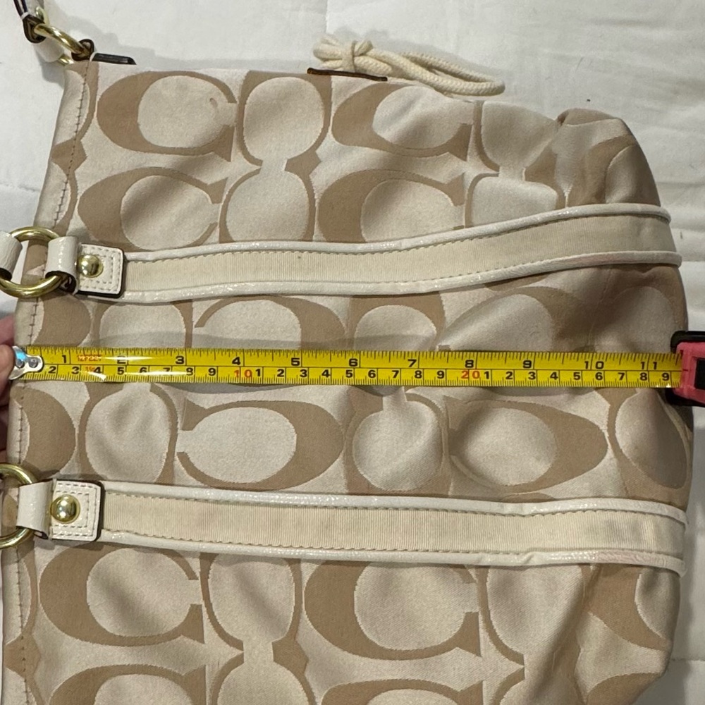 Coach Bucket Style Signature logo with Heart Accents - Picture 11 of 15